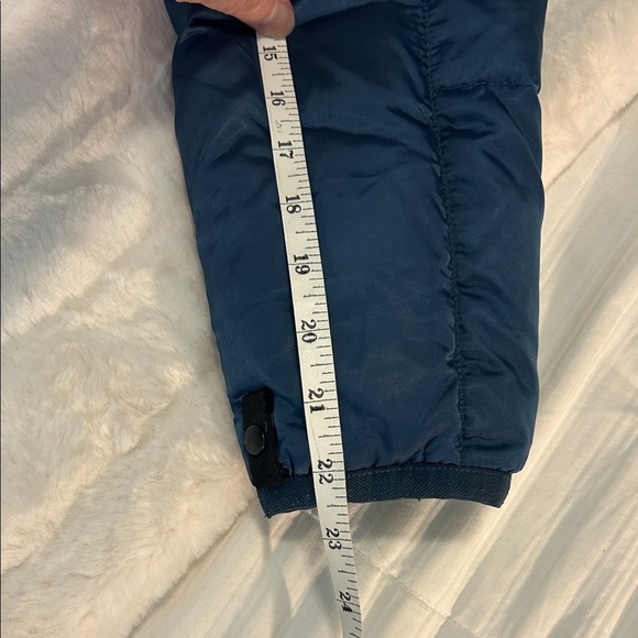 The North Face 550 Women's Navy Goose Down Puffer Jacket Size Medium - Picture 11 of 11